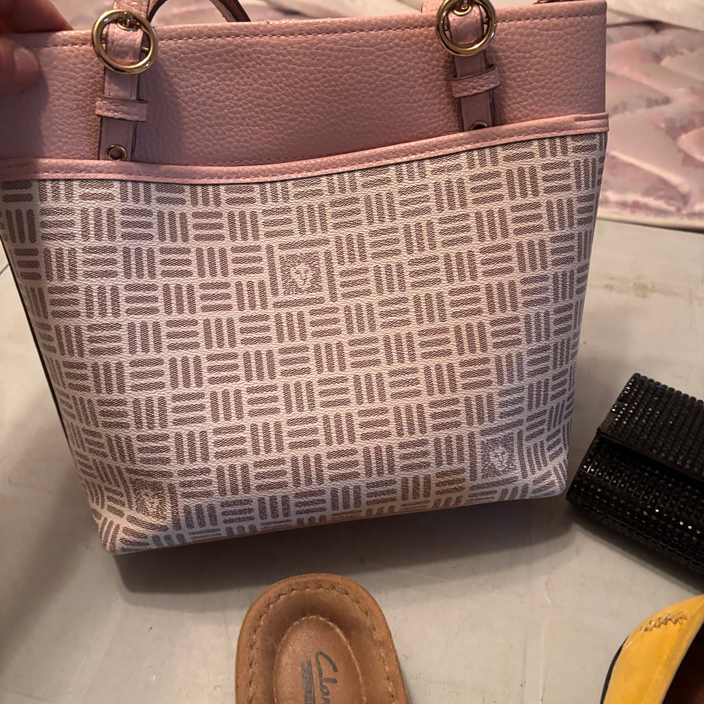 X230 Ladies size 5 shoes and purses