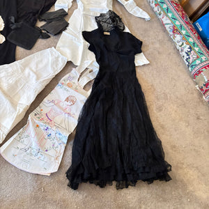 VINTAGE AND ANTIQUE CLOTHING GROUPING - P206