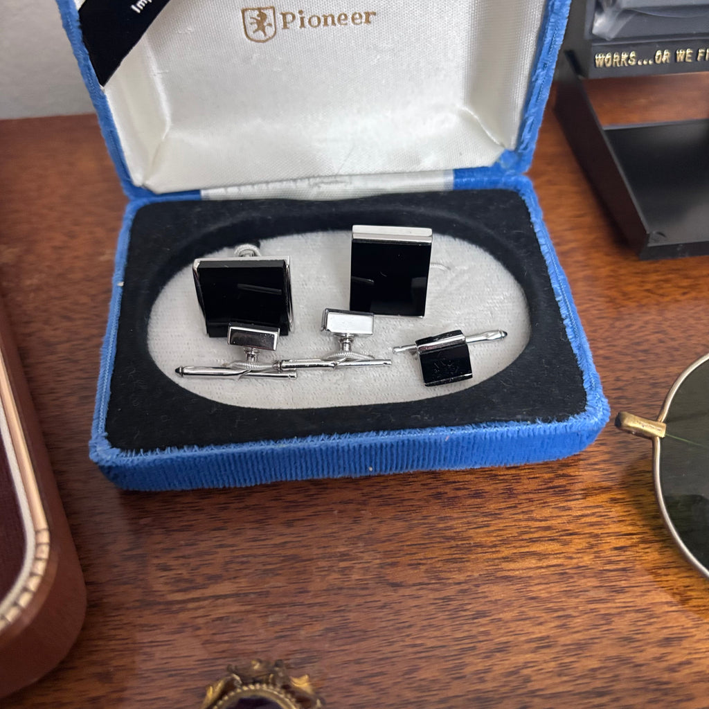 K404 Vintage grouping (34 gram .999 silver bullet and more)