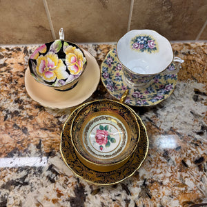 3 Teacups with Saucers - M330