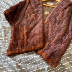 YAEGERS FURS FUR SHAWL (APPROX SIZE LARGE) - P271