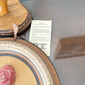 COLLECTIBLES GROUPING (CARVED WOODEN HUMMINGBIRD AND MORE) - P287