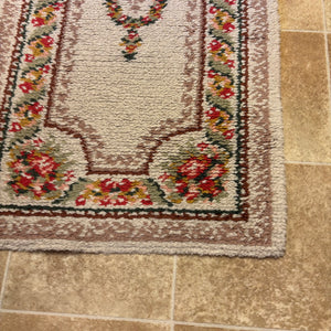 Vintage Shillcraft Wool Rug with Wooden Stool - M348
