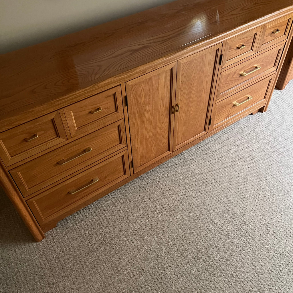 B338 Vintage Solid wood 9 drawer dresser (31” x 70” x 18”)