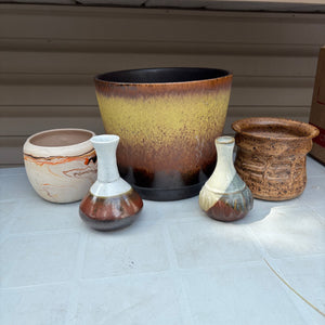 Vintage Pottery Grouping - R419