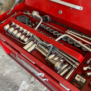 Garage Grouping (Red Toolbox and More) - M107