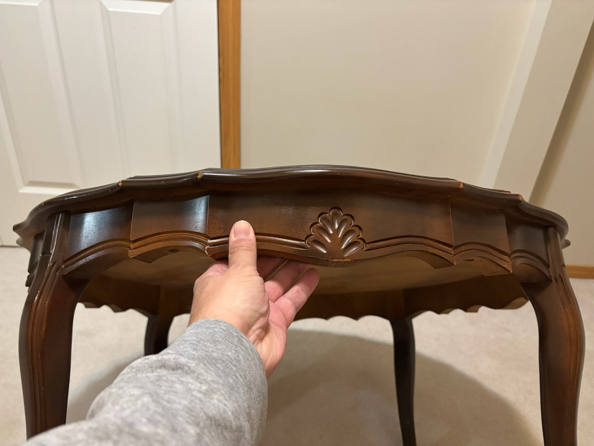 Y208 Vintage Solid wood round accent table (16" x 34.5")
