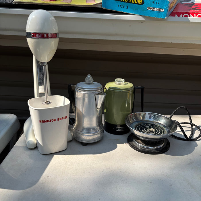 Vintage Kitchen Appliances Grouping (untested/not working)- R362