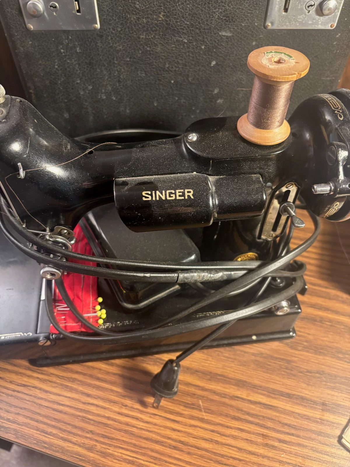 K517B Vintage Portable Singer Sewing machine