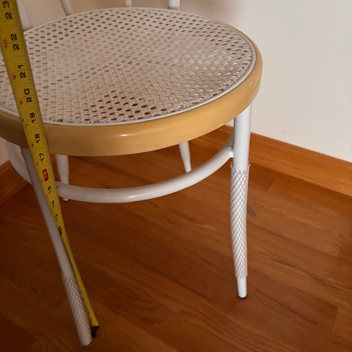 F412 Single vintage chair with rattan seat